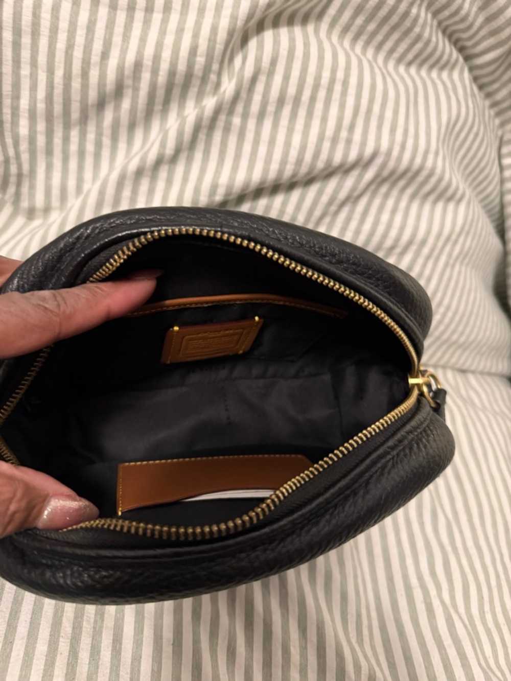 Coach Black Pebbled Leather Crossbody Camera Bag with Gold Hardware - Picture 5 of 6